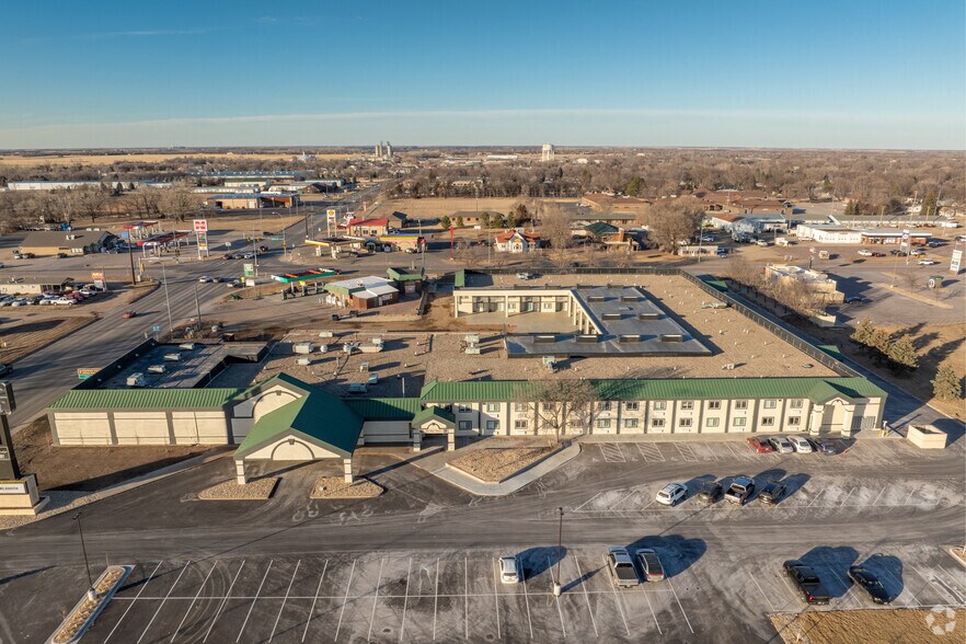 1525 W Havens Ave, Mitchell, SD à louer - Photo de l’immeuble – Image 3 sur 36