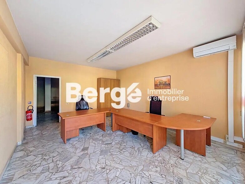 Local commercial dans Cannes à vendre - Photo de l’immeuble – Image 3 sur 4