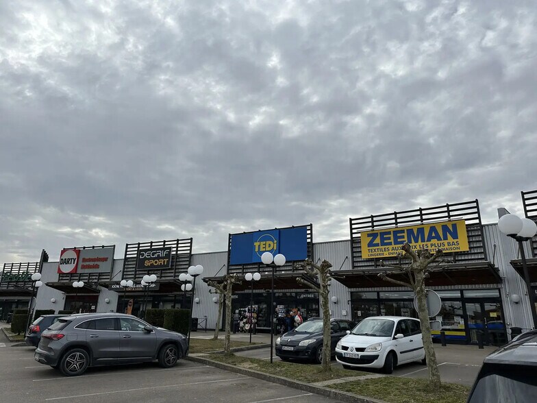 Local commercial dans Dole à louer - Photo de l’immeuble – Image 1 sur 1