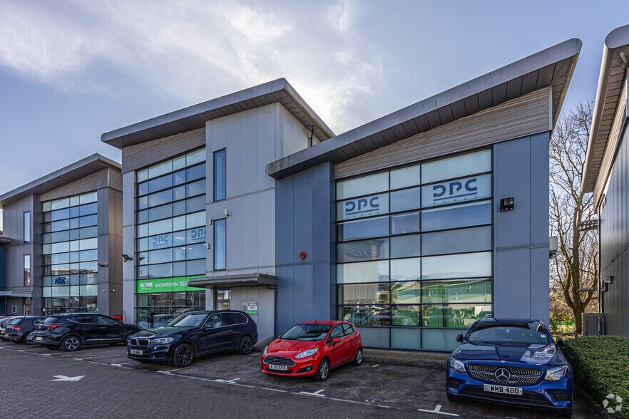 Whittle Way, Stevenage à vendre - Photo de l’immeuble – Image 2 sur 2
