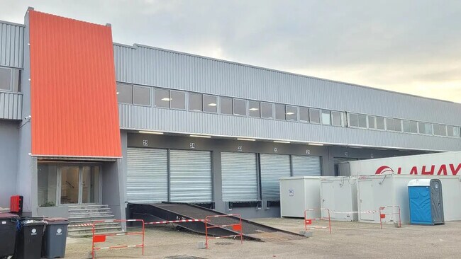 Plus de détails pour Industriel/Logistique à louer