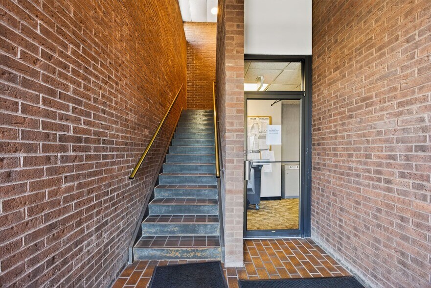 1370 Dublin Rd, Columbus, OH à louer - Photo de l’immeuble – Image 3 sur 20