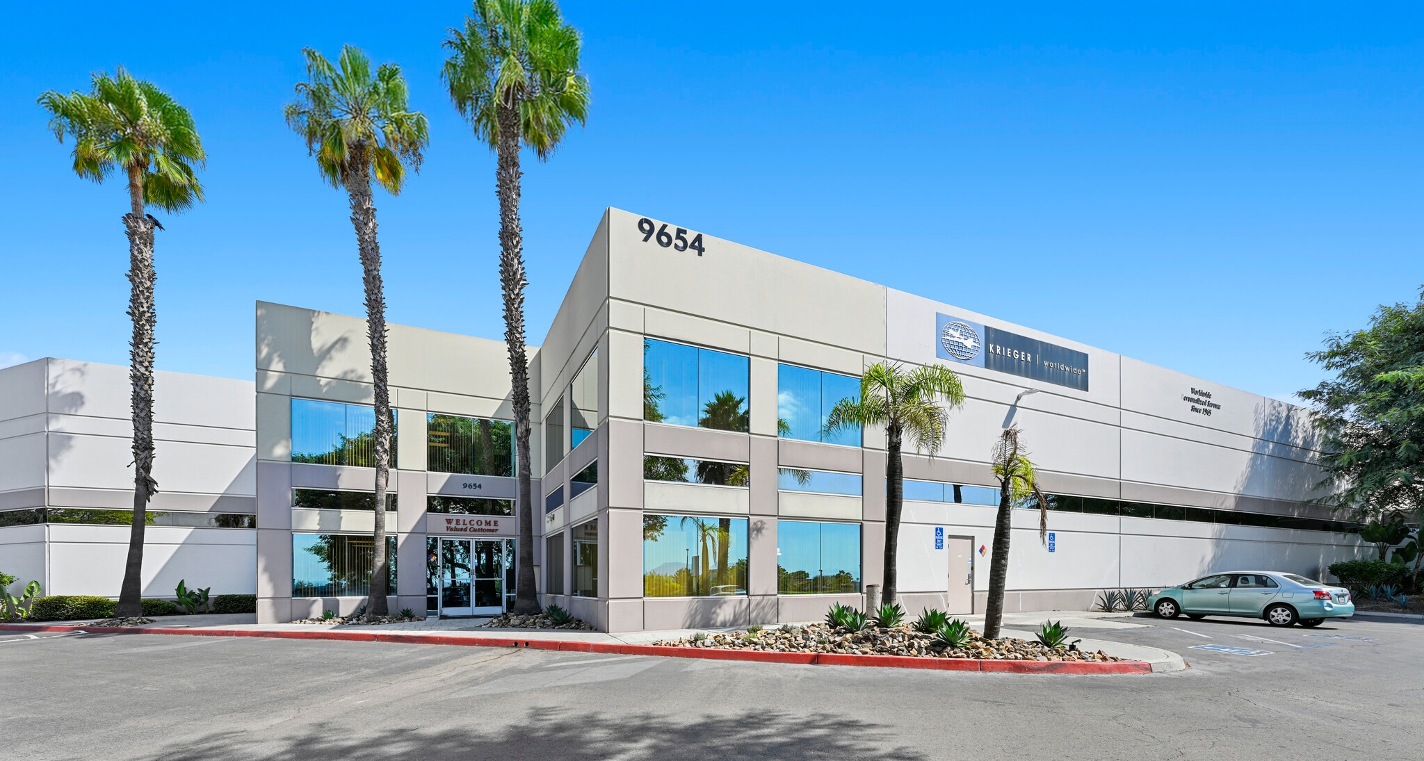 9654 Siempre Viva Rd, San Diego, CA à louer Photo de l’immeuble– Image 1 sur 3