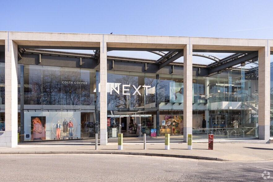 Charles Watts Way, Southampton à vendre - Photo de l’immeuble – Image 2 sur 2