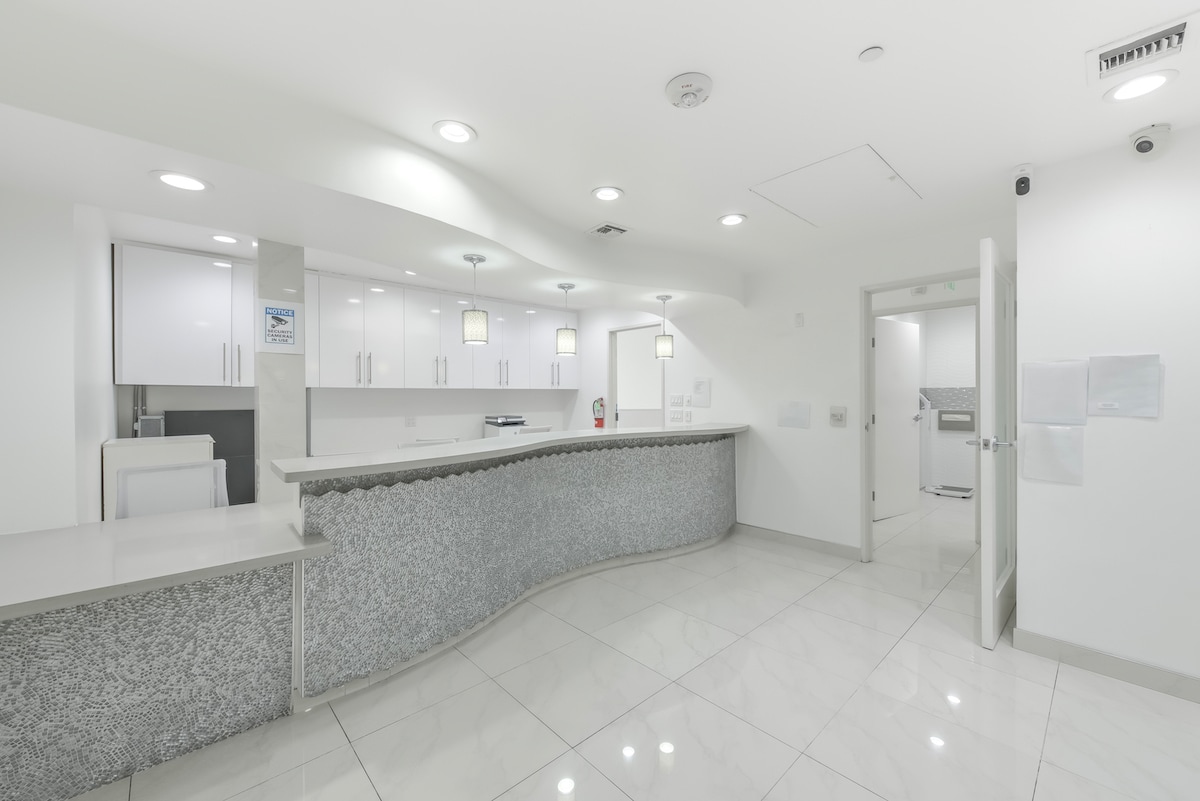 435 N Roxbury Dr, Beverly Hills, CA à louer Photo intérieure– Image 1 sur 16