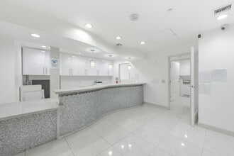 435 N Roxbury Dr, Beverly Hills, CA à louer Photo intérieure– Image 1 sur 16