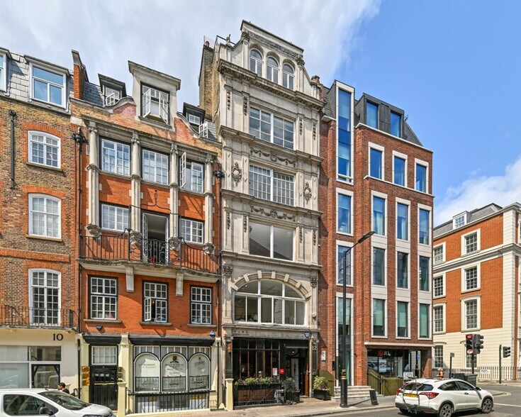 12 St George St, Londres à vendre - Photo de l’immeuble – Image 1 sur 12