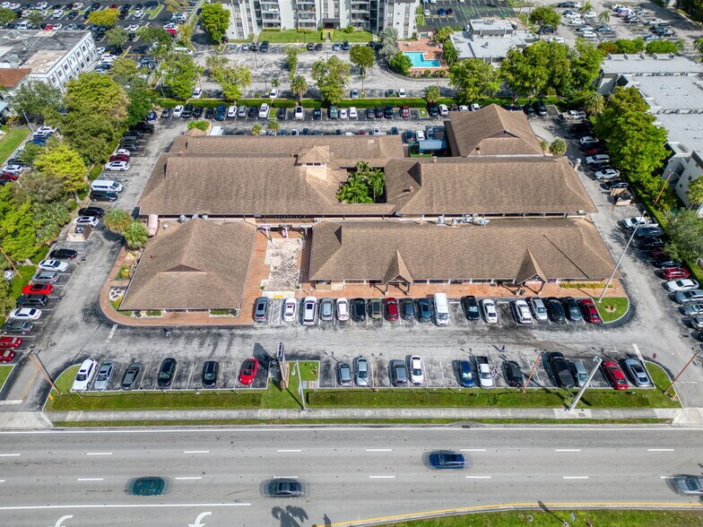 10471 N Kendall Dr, Miami, FL à louer - Photo de l’immeuble – Image 3 sur 66
