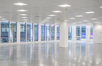 10 Chiswell St, Londres à louer Photo intérieure– Image 1 sur 2