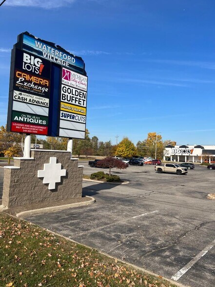 5570-5640 Dixie Hwy, Waterford, MI à louer - Photo de l’immeuble – Image 3 sur 3