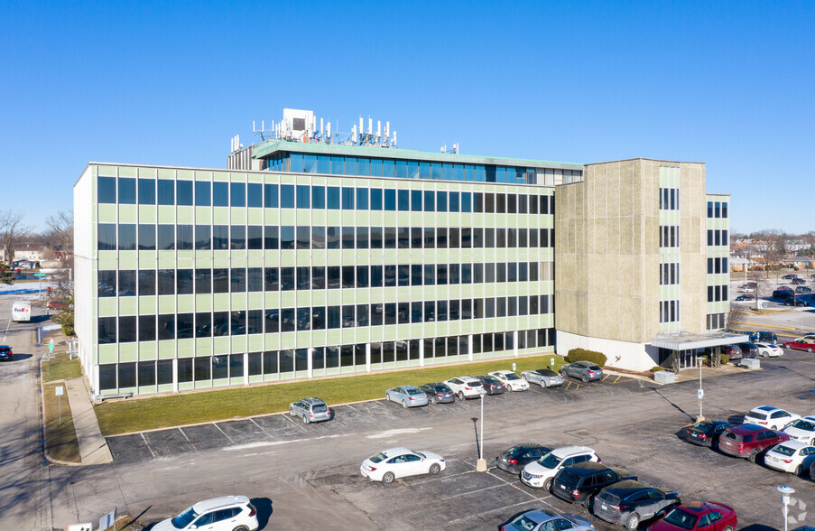 9933 Lawler Ave, Skokie, IL à louer - Photo de l’immeuble – Image 1 sur 5