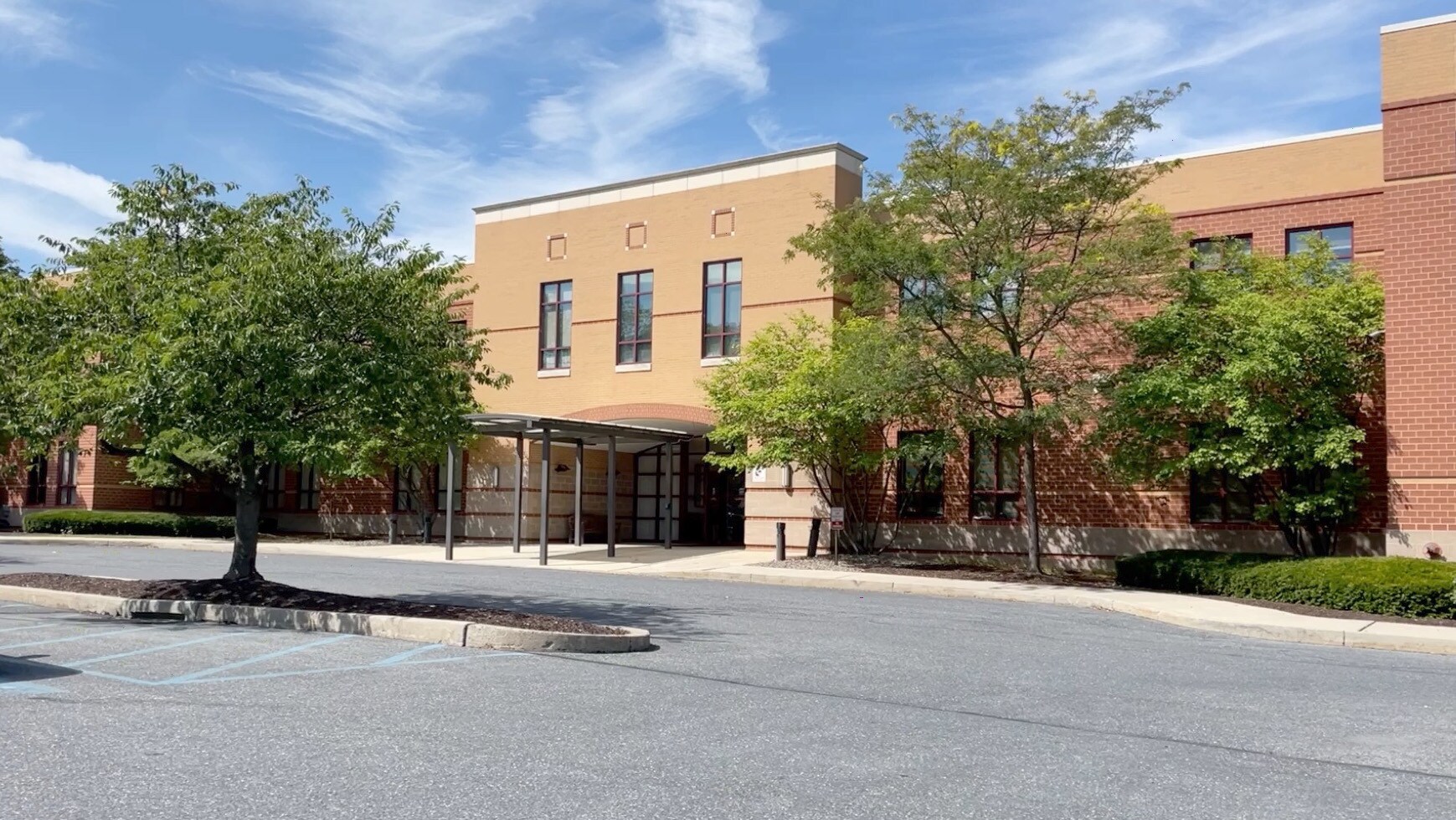 5325 Northgate Dr, Bethlehem, PA à louer Photo principale– Image 1 sur 13