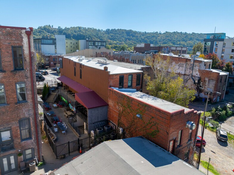 27 Biltmore Ave, Asheville, NC à louer - Photo de l’immeuble – Image 2 sur 4