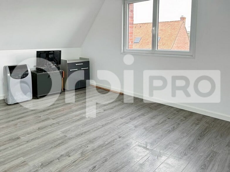 Local d’activités dans Arras à louer - Photo de l’immeuble – Image 2 sur 8
