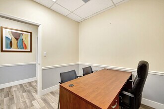 550 SE Port St Lucie Blvd, Port Saint Lucie, FL à louer Photo intérieure– Image 2 sur 3