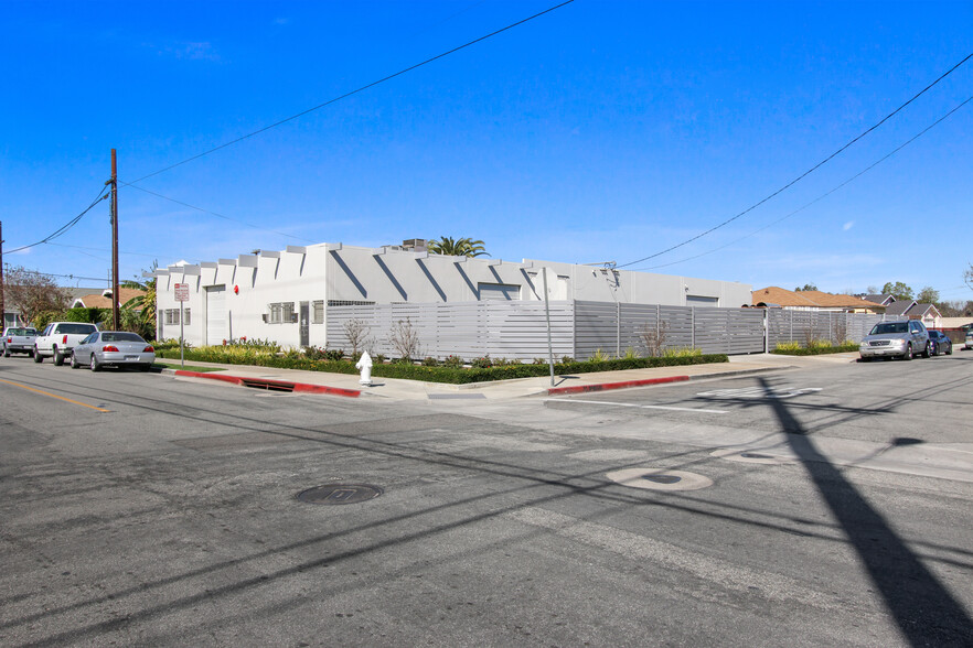 915 E Washington Ave, Santa Ana, CA à louer - Photo principale – Image 1 sur 10