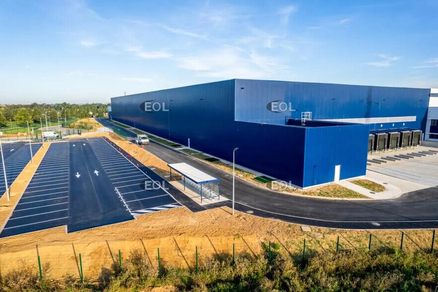 Industriel/Logistique dans Meaux à louer - Photo de l’immeuble – Image 3 sur 8