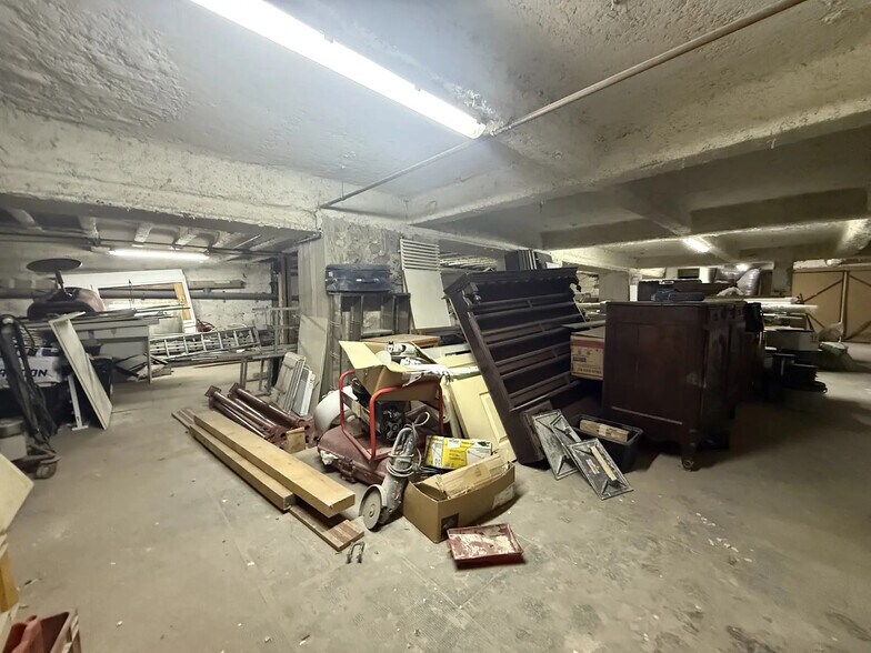 Industriel/Logistique dans Paris à vendre - Photo de l’immeuble – Image 3 sur 10