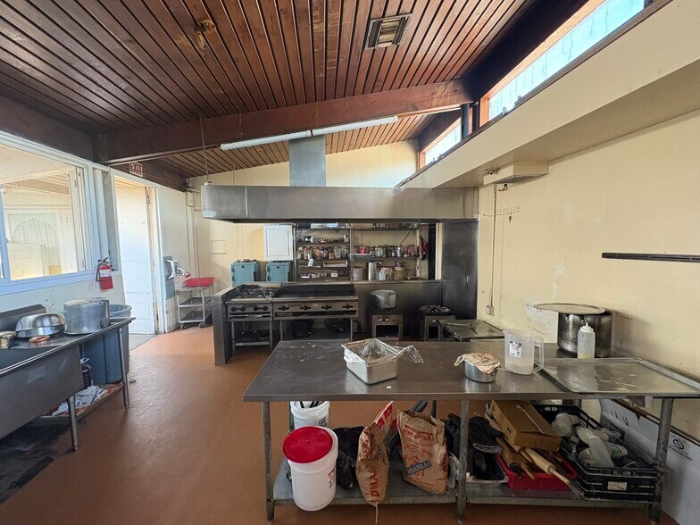 9989 Laurel Canyon Blvd, Pacoima, CA à vendre - Photo de l’immeuble – Image 3 sur 7