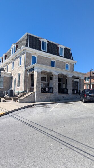 10 Exchange Pl, West Grove, PA à louer - Photo de l’immeuble – Image 1 sur 4