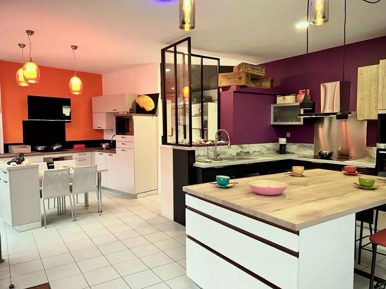 Local d'activités dans Bessenay à vendre - Photo intérieure – Image 2 sur 2