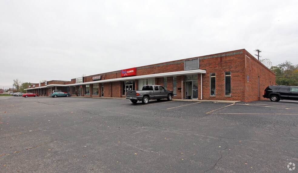 4544-4568 Indianola Ave, Columbus, OH à louer - Photo principale – Image 3 sur 3