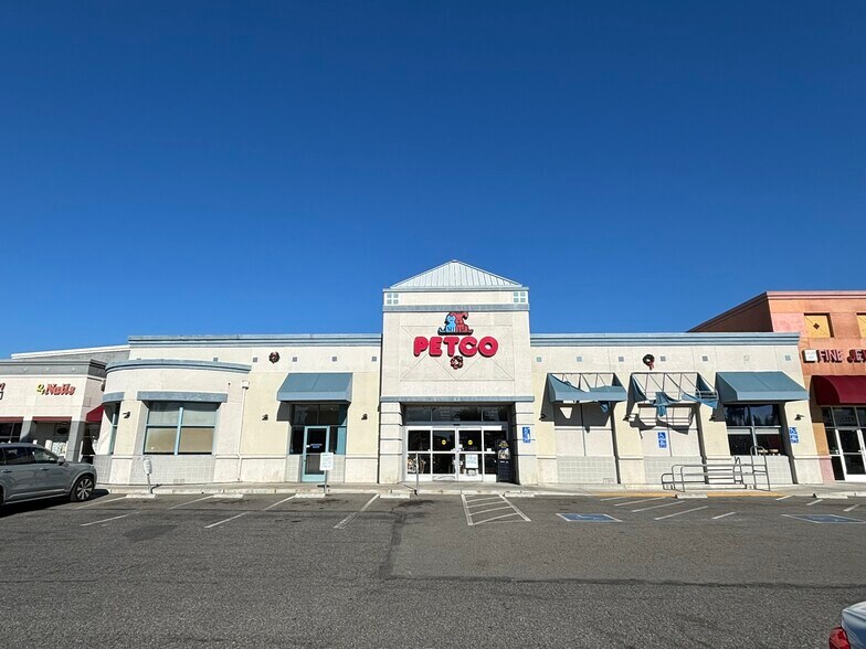 2765-2799 El Camino Real, Santa Clara, CA à louer - Photo de l’immeuble – Image 3 sur 10