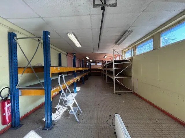 Local d’activités dans Le Creusot à louer - Photo de l’immeuble – Image 2 sur 9