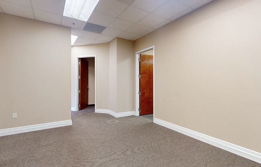 11605 N Community House Rd, Charlotte, NC à louer - Numérisation 3D Matterport – Image 2 sur 4