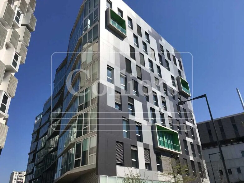 42 Rue De Ruffi, Marseille à louer - Photo de l’immeuble – Image 2 sur 8