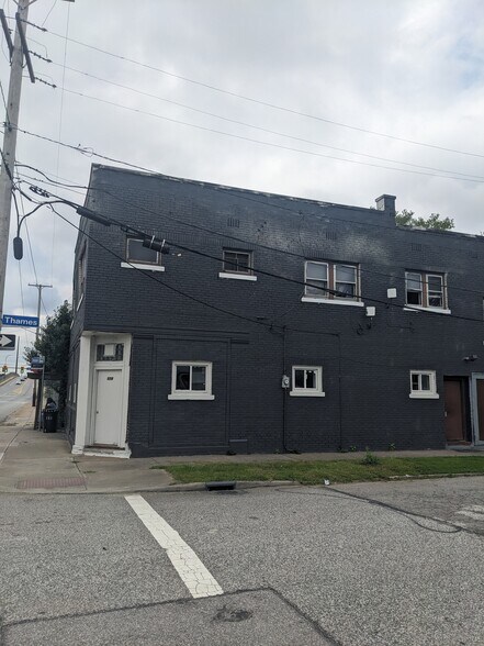 576 E 152nd St, Cleveland, OH à vendre - Photo de l’immeuble – Image 1 sur 27