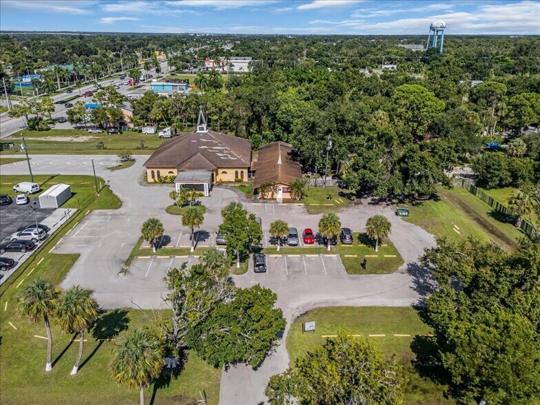 4630 Palm Beach Blvd, Fort Myers, FL à vendre - Photo de l’immeuble – Image 3 sur 41