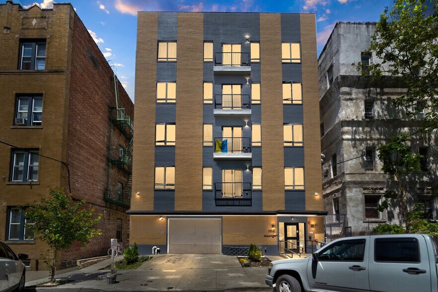 186-188 Kensington ave, Jersey City, NJ à vendre - Photo de l’immeuble – Image 2 sur 13