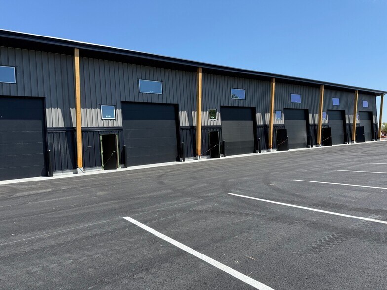4962 3300 w, Rexburg, ID à louer - Photo de l’immeuble – Image 3 sur 23