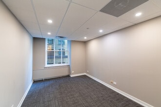 180 N Michigan Ave, Chicago, IL à louer Photo de l’immeuble– Image 2 sur 7