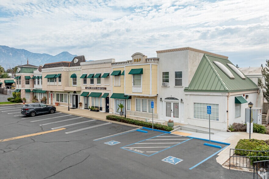 1450-1470 W 9th St, Upland, CA à louer - Photo de l’immeuble – Image 1 sur 17