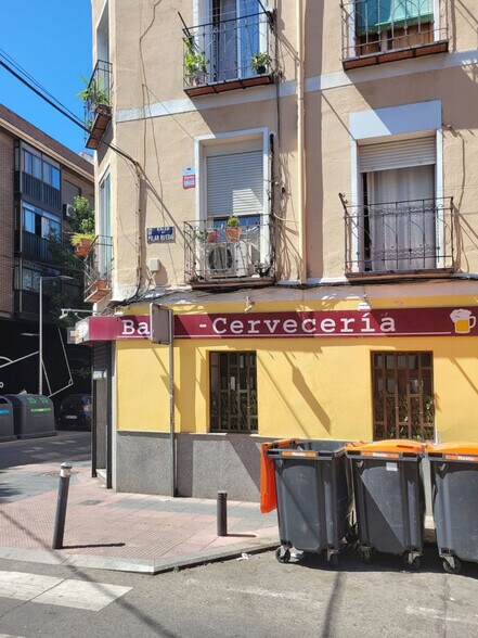 Immeuble residentiel dans Madrid, Madrid à vendre - Photo de l’immeuble – Image 3 sur 4