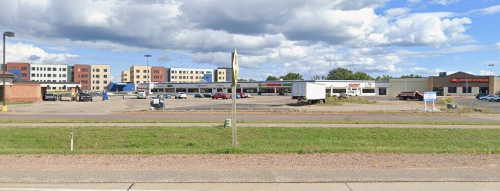 2811 Hendrickson Dr, Eau Claire, WI à louer - Photo de l’immeuble – Image 3 sur 5