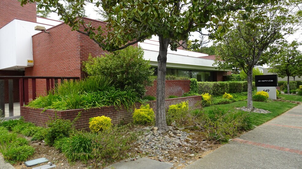 449 N Santa Cruz Ave, Los Gatos, CA à vendre - Photo de l’immeuble – Image 2 sur 8