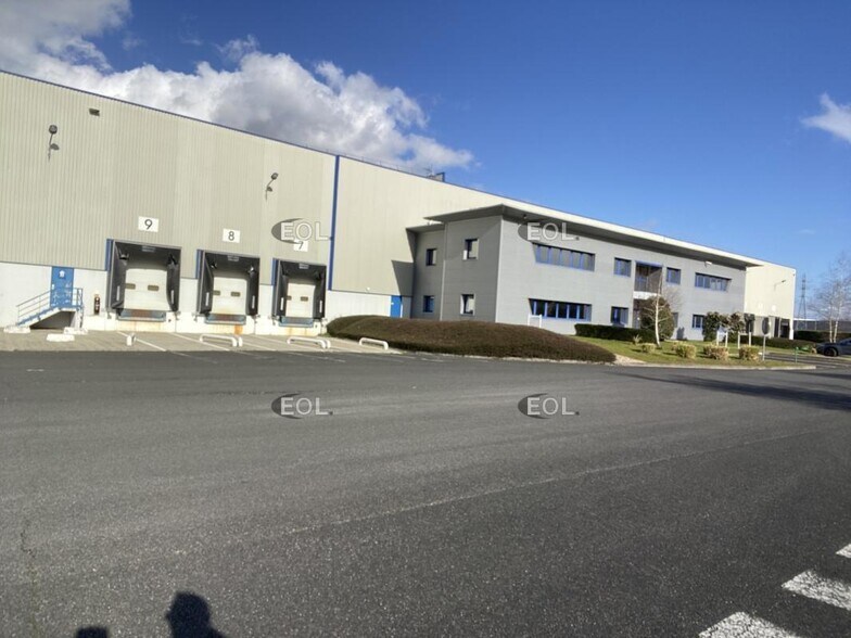 Industriel/Logistique dans Villeneuve-Saint-Germain à louer - Photo de l’immeuble – Image 1 sur 15