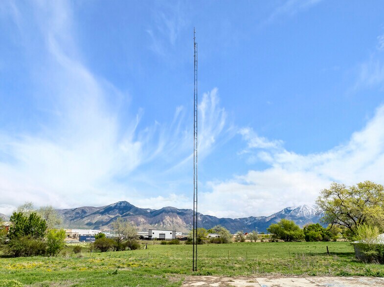 2274 W Pioneer Rd, Ogden, UT à louer - Photo de l’immeuble – Image 3 sur 10