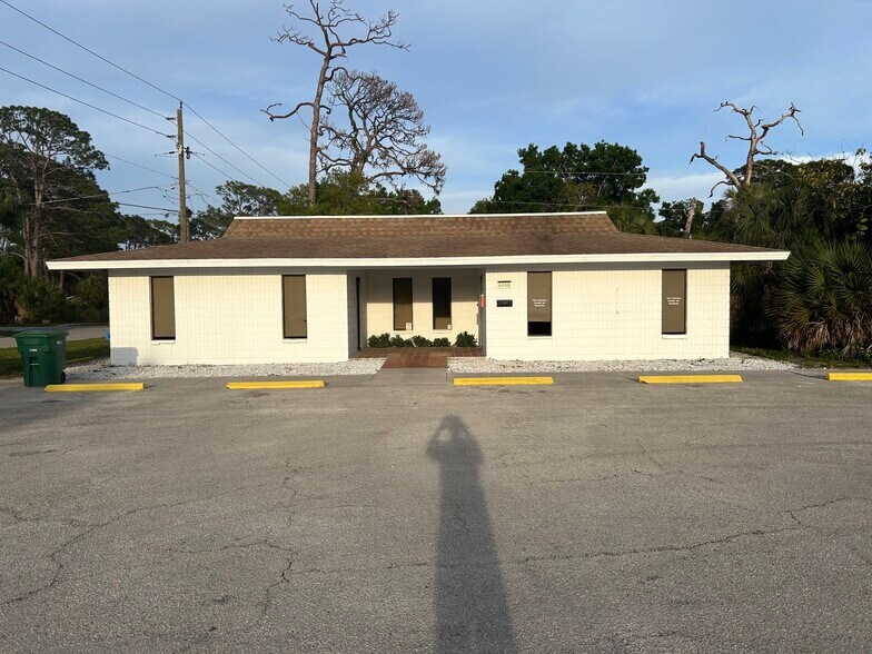 695 Old Englewood Rd, Englewood, FL à louer - Photo de l’immeuble – Image 1 sur 13