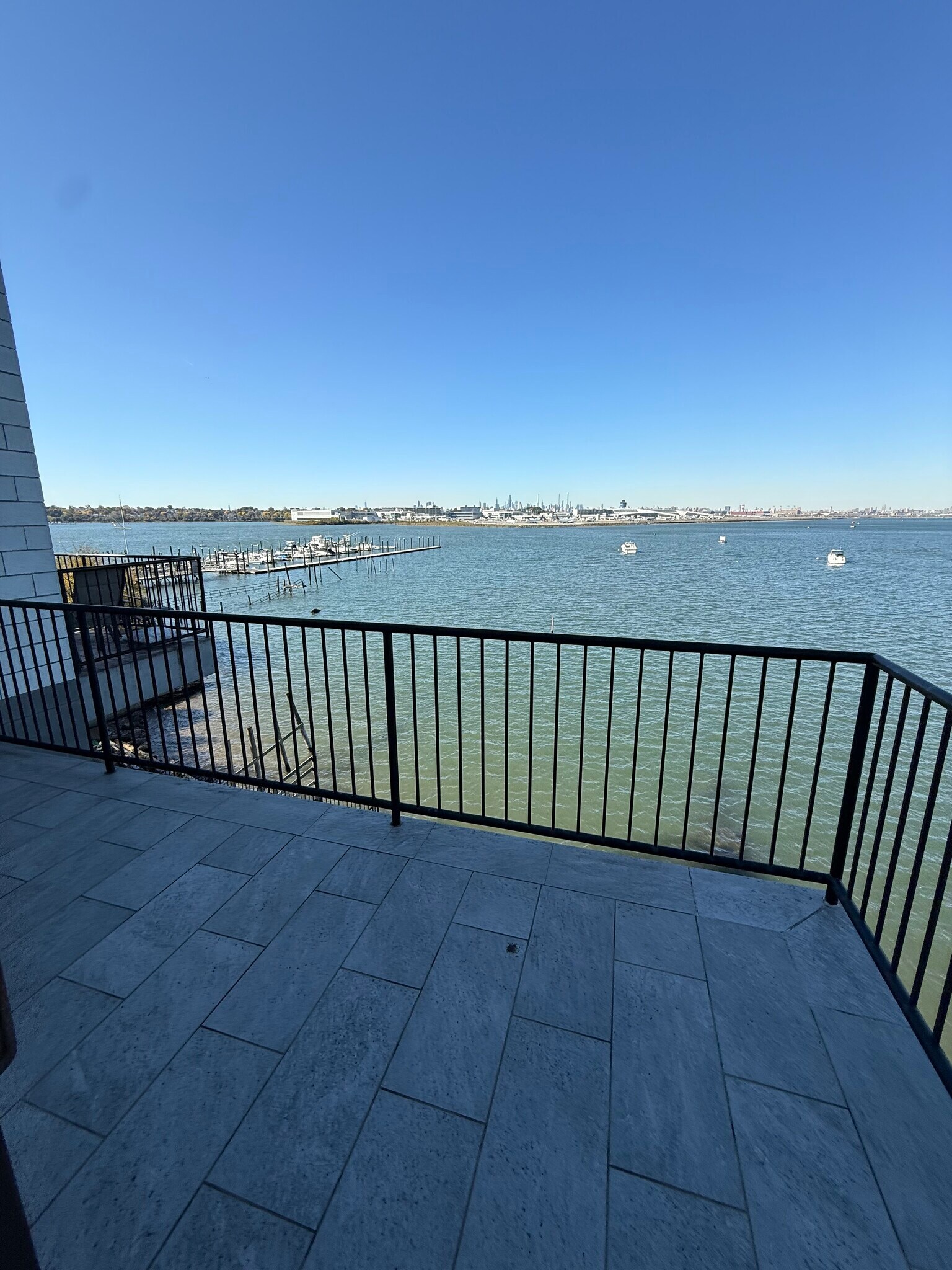 28-20 119th St, Flushing, NY à louer Autre– Image 1 sur 6