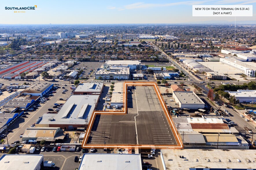 12122 Woodruff Ave, Downey, CA à louer - Photo de l’immeuble – Image 3 sur 8