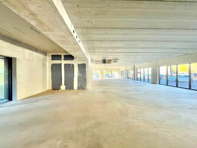 Plus de détails pour Local commercial à louer