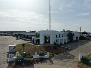 14103 Transportation Ave, Laredo, TX à louer Photo intérieure– Image 2 sur 23