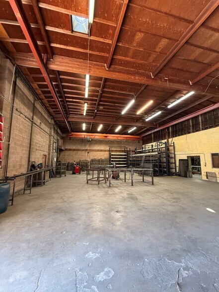 8226 Salt Lake Ave, Cudahy, CA à vendre - Photo de l’immeuble – Image 3 sur 15