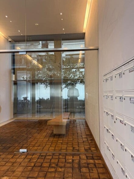 Bureau dans Nantes à louer - Hall d’entrée – Image 1 sur 3