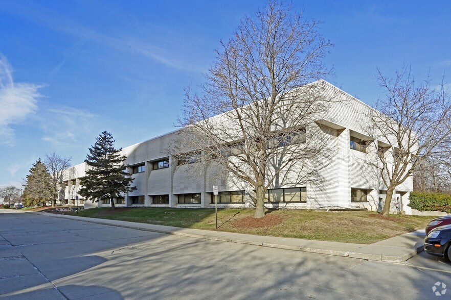 1000 John R Rd, Troy, MI à louer - Photo de l’immeuble – Image 2 sur 4