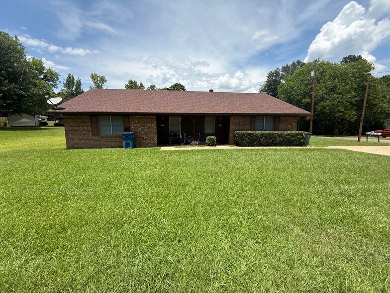 1007 Richey Dr, Gladewater, TX à vendre - Photo de l’immeuble – Image 3 sur 22